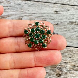 Vintage Jewelry Green Scatter Pin Small Green Rhinestone Brooch
